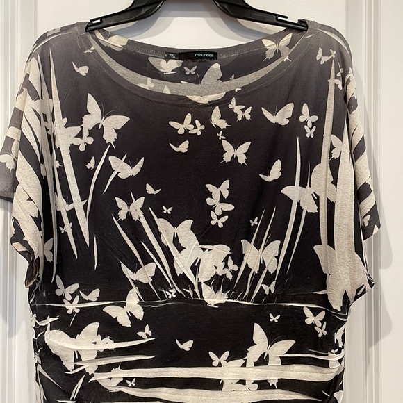 Ladies top. - Picture 2 of 4